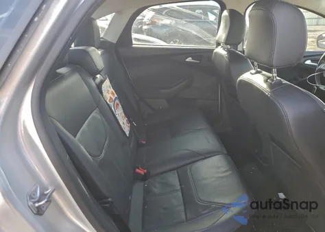 2015 Ford Focus Titanium из США, поврежденный, VIN 1FADP3J26FL355458